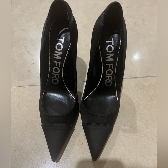 New Tom Ford Black Swarovski Pumps in Size US 8/38 (EU) - Picture 13 of 17